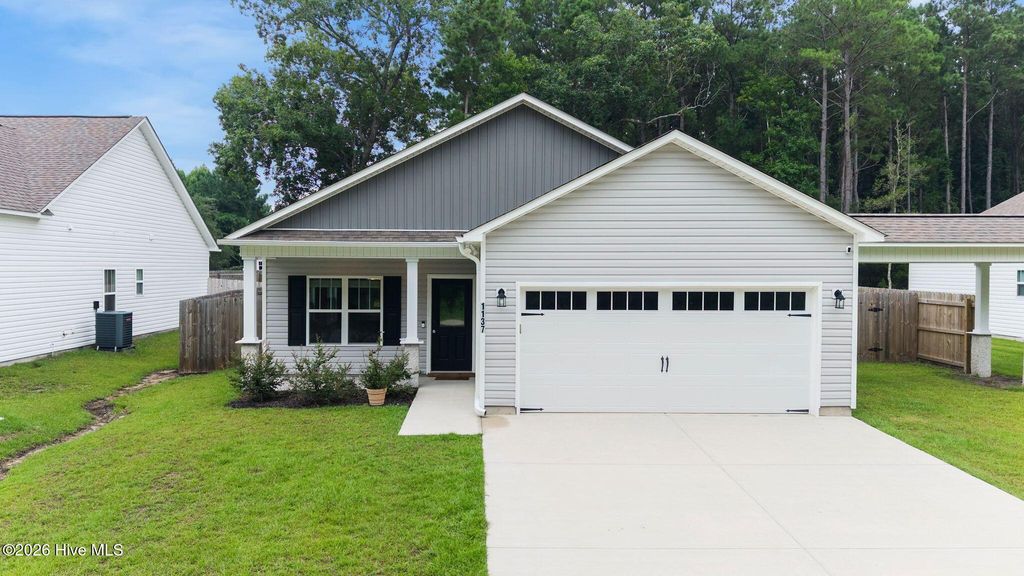 1137 Dan Owen Drive, Hampstead, NC 28443