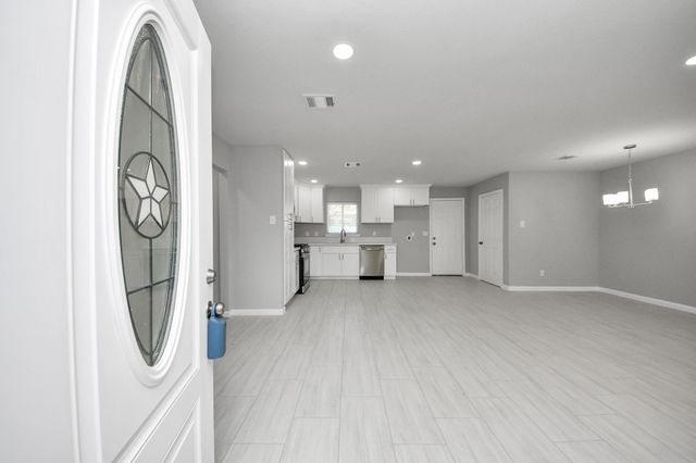 10507 Royal Oaks Drive, Houston, TX 77016