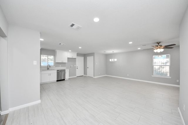 10507 Royal Oaks Drive, Houston, TX 77016