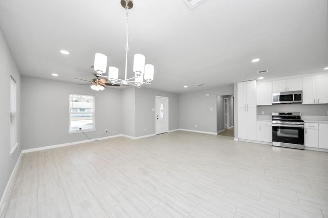 10507 Royal Oaks Drive, Houston, TX 77016