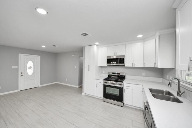 10507 Royal Oaks Drive, Houston, TX 77016