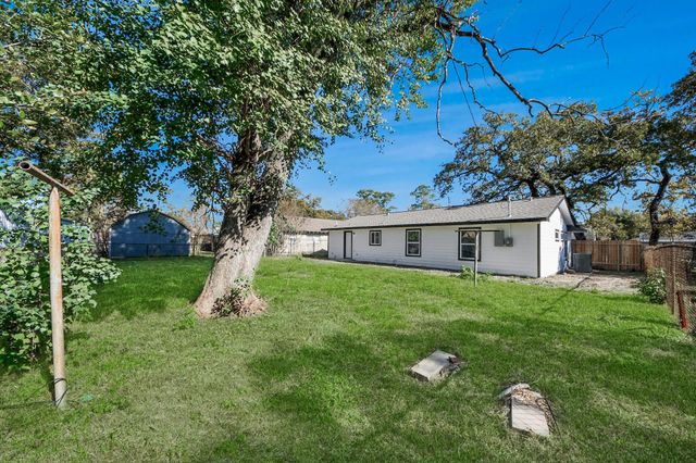 10507 Royal Oaks Drive, Houston, TX 77016