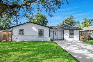 10507 Royal Oaks Drive, Houston, TX 77016