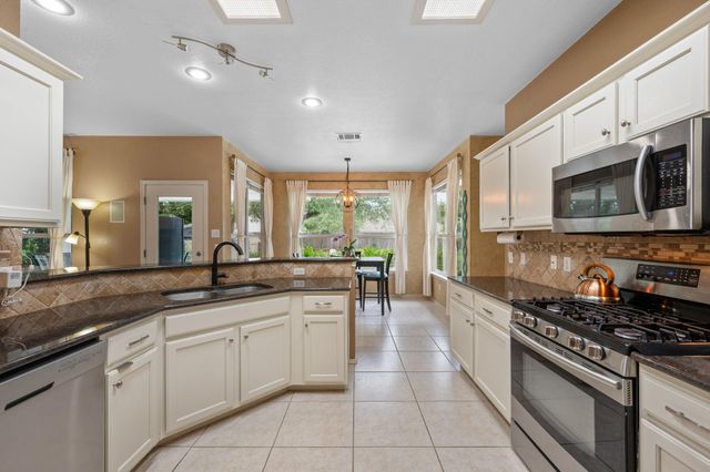 8125 Luling LN, Austin, TX 78729
