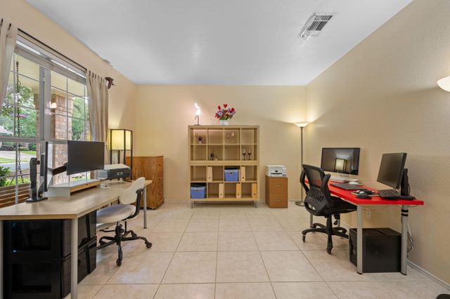 8125 Luling LN, Austin, TX 78729