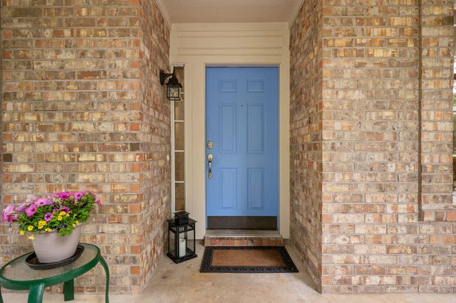 8125 Luling LN, Austin, TX 78729