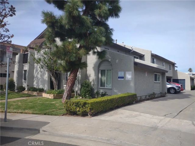 4921 Charlene, Huntington Beach, CA 92649