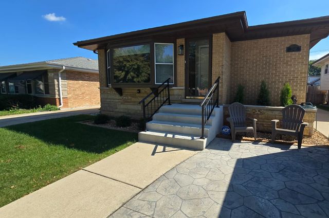 7039 N Ottawa Avenue, Chicago, IL 60631