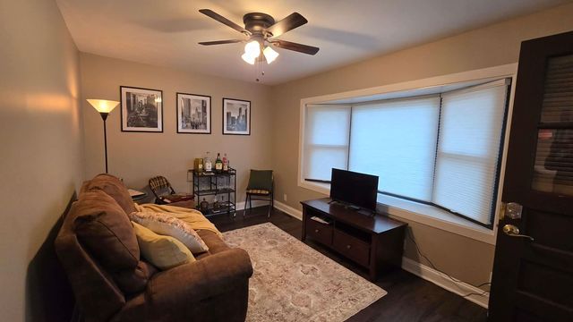 7039 N Ottawa Avenue, Chicago, IL 60631