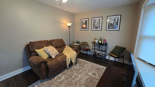 7039 N Ottawa Avenue, Chicago, IL 60631