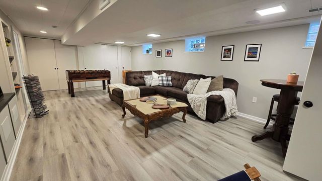 7039 N Ottawa Avenue, Chicago, IL 60631