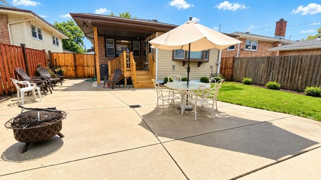 7039 N Ottawa Avenue, Chicago, IL 60631