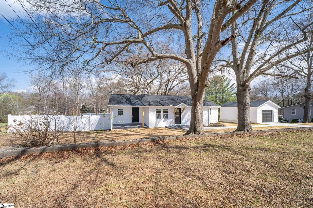 509 S Bomar Avenue, Landrum, SC 29356