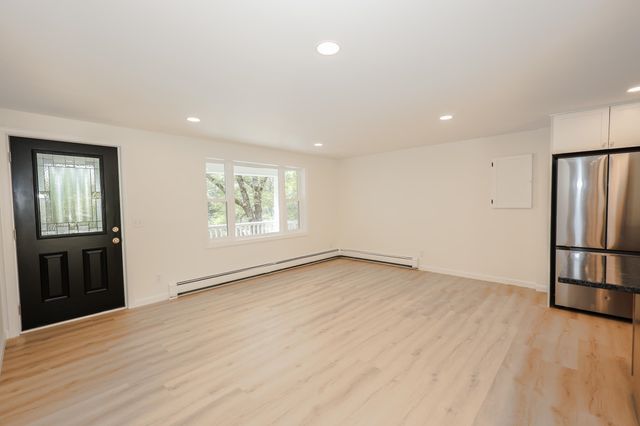 50 GREAT HILL Road, Newmarket, NH 03857