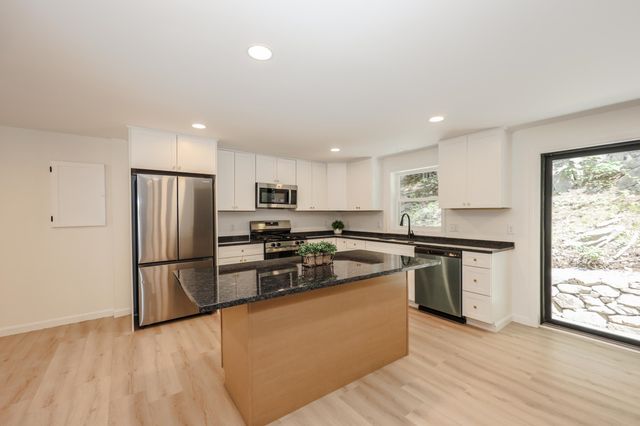 50 GREAT HILL Road, Newmarket, NH 03857