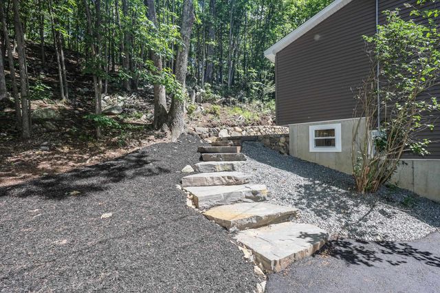 50 GREAT HILL Road, Newmarket, NH 03857
