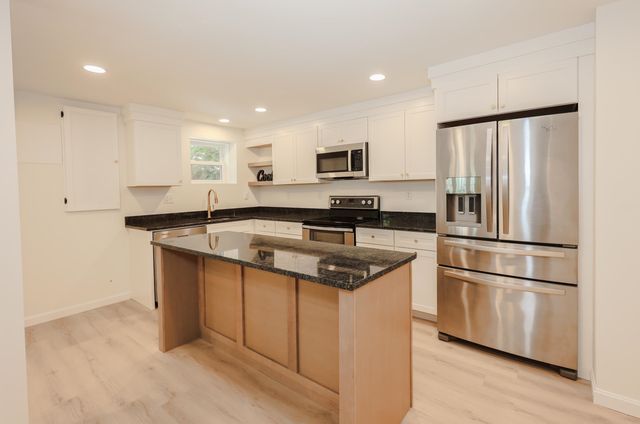 50 GREAT HILL Road, Newmarket, NH 03857
