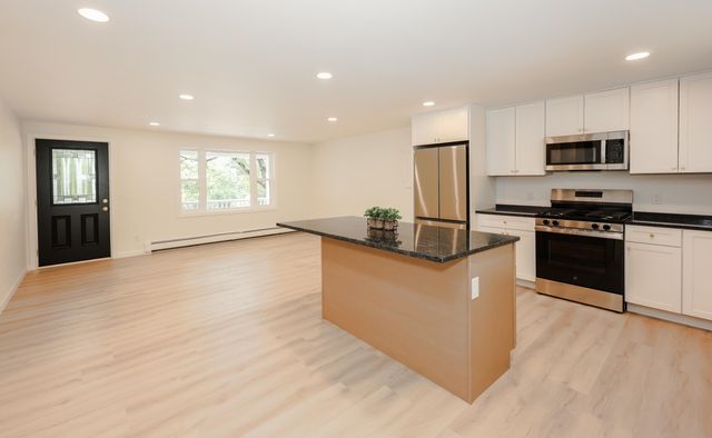 50 GREAT HILL Road, Newmarket, NH 03857