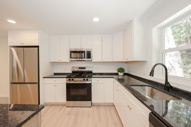 50 GREAT HILL Road, Newmarket, NH 03857