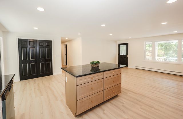 50 GREAT HILL Road, Newmarket, NH 03857