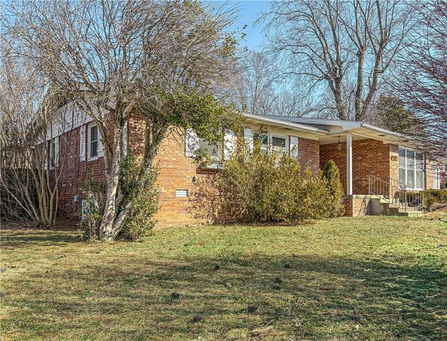 1609 Cherokee Circle, Harrison, AR 72601