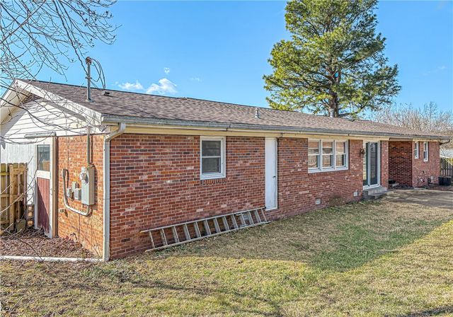 1609 Cherokee Circle, Harrison, AR 72601