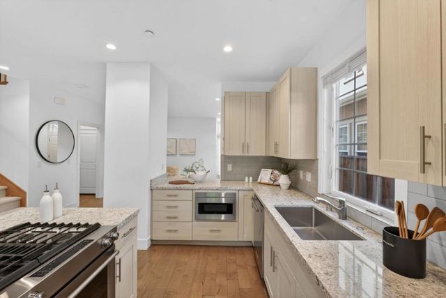 1083 Ed Roth Terrace, Sunnyvale, CA 94086