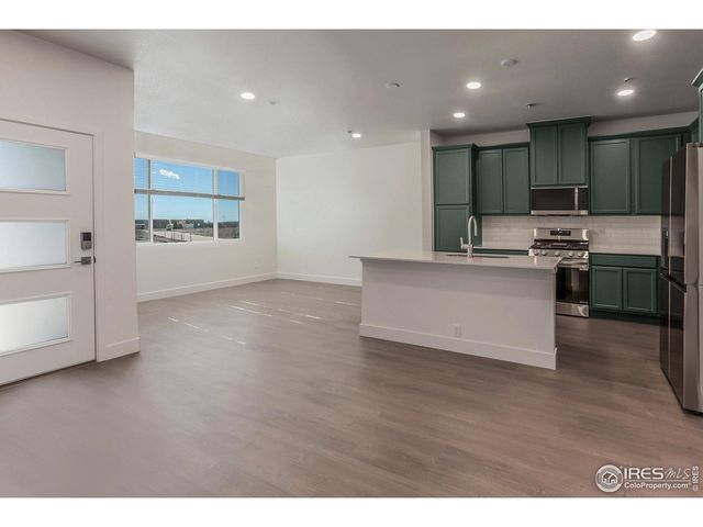 4894 River Roads Dr, Timnath, CO 80547