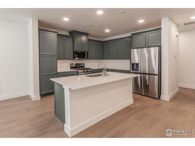 4894 River Roads Dr, Timnath, CO 80547