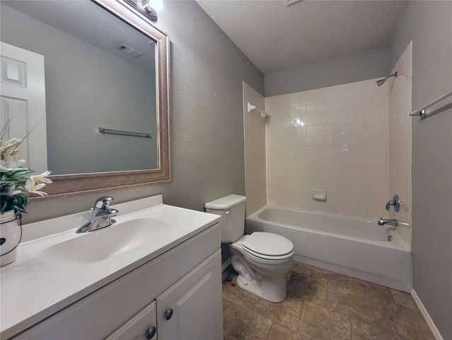 2752 Stallion Drive, Little Elm, TX 75068