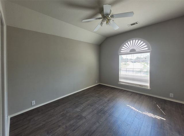 2752 Stallion Drive, Little Elm, TX 75068