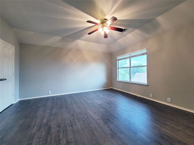 2752 Stallion Drive, Little Elm, TX 75068