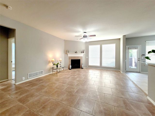 2752 Stallion Drive, Little Elm, TX 75068