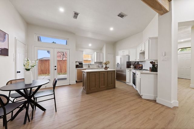 3305 Bridgewater Drive, Rowlett, TX 75088