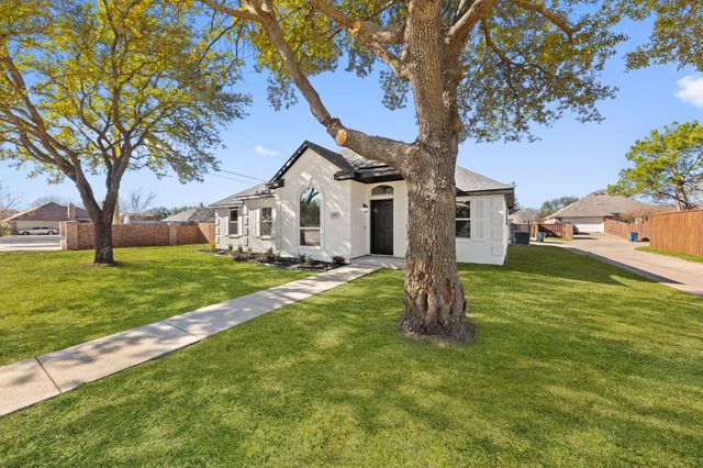 3305 Bridgewater Drive, Rowlett, TX 75088