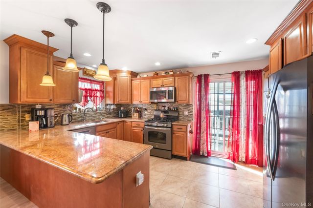 588 Yetman Avenue, Staten Island, NY 10307