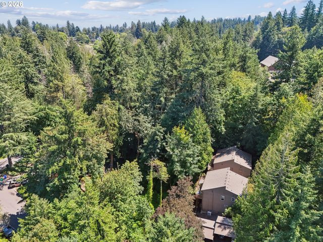 4594 Sw CALDEW St A, Portland, OR 97219