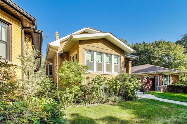 5807 N Sacramento Avenue, Chicago, IL 60659