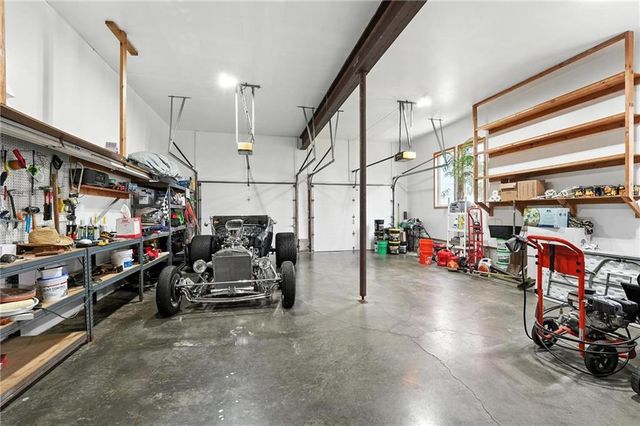 414 S Borgman Road, Buckner, MO 64016