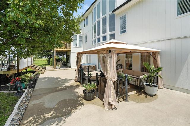 414 S Borgman Road, Buckner, MO 64016