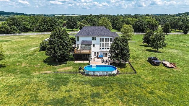 414 S Borgman Road, Buckner, MO 64016