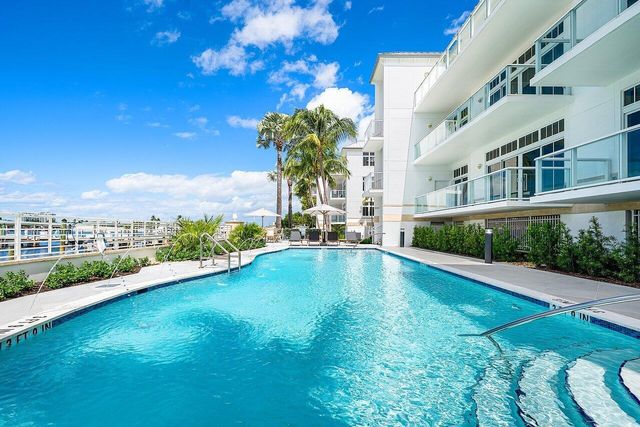182 Lake Drive 5202, Palm Beach Shores, FL 33404