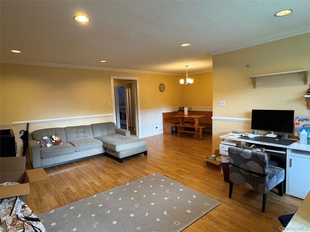150-66 Jewel Avenue 79B, Flushing, NY 11367 — photo 2