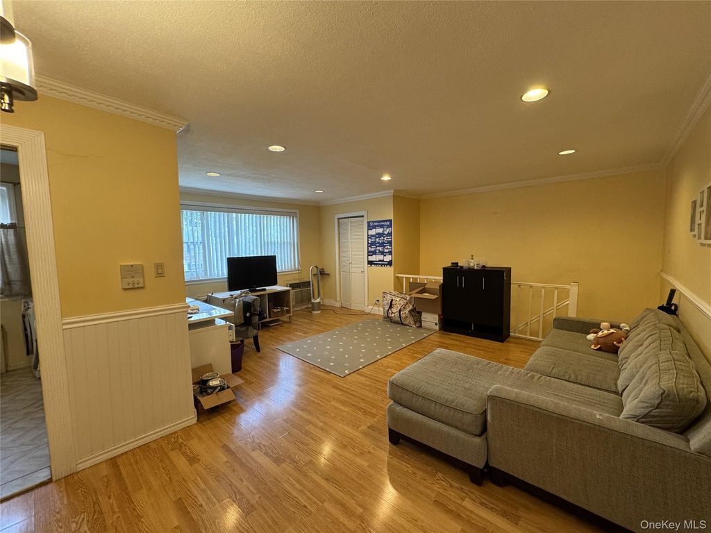 150-66 Jewel Avenue 79B, Flushing, NY 11367 — photo 3