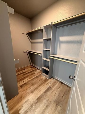 1313 NE Redwood Court, Oak Grove, MO 64075