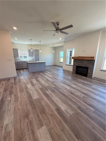 1313 NE Redwood Court, Oak Grove, MO 64075