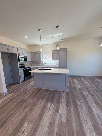 1313 NE Redwood Court, Oak Grove, MO 64075