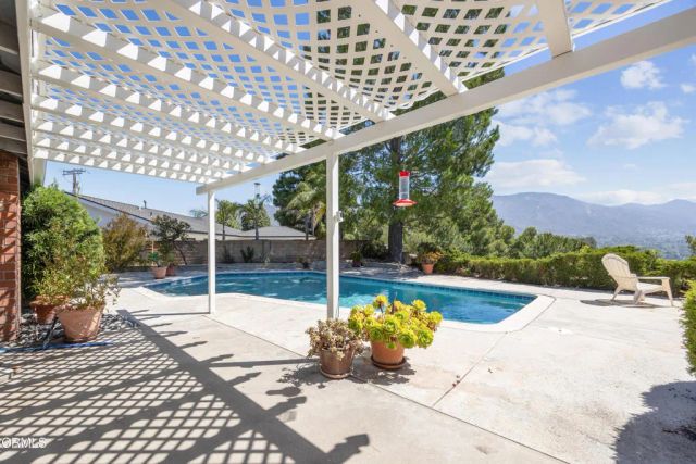 9424 Crystal View Drive, Tujunga, CA 91042
