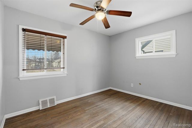 26604 Osmun Street, Madison Heights, MI 48071