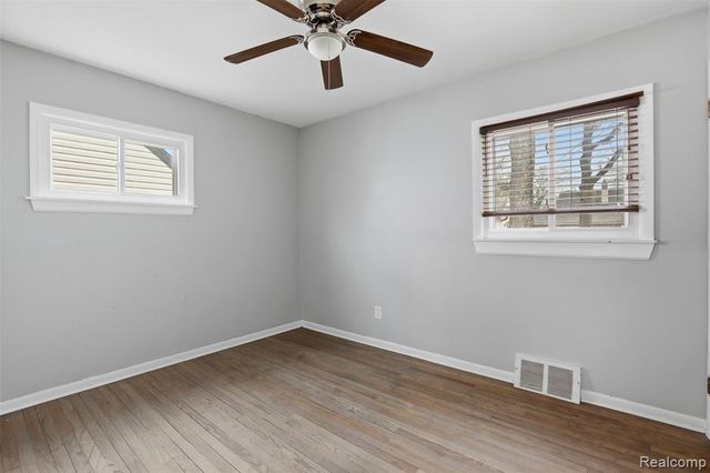 26604 Osmun Street, Madison Heights, MI 48071